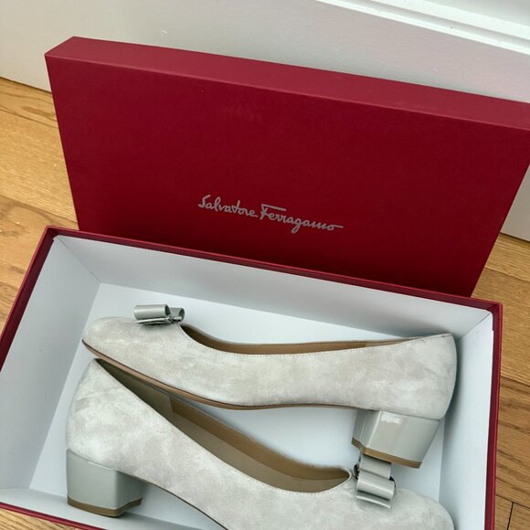 NWT Salvatore Ferragamo Vara 3cm Pumps Rhinoceros Gray Suede Calf Leather 40.5 - Picture 3 of 10